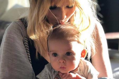 Natasha Bedingfield und ihr kleiner Sohn Solomon Natasha Bedingfield und ihr kleiner Sohn Solomon