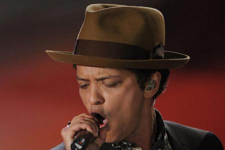 Feuriger Schreckmoment für Bruno Mars