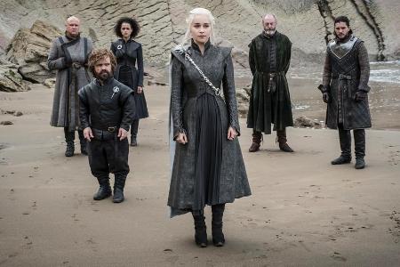 Was geschah in der Zeit vor Jon Schnee, Daenerys Targaryen und Tyrion Lennister? Darüber könnte die geplante Prequel-Serie A... Was geschah in der Zeit vor Jon Schnee, Daenerys Targaryen und Tyrion Lennister? Darüber könnte die geplante Prequel-Serie A...