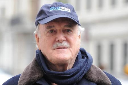 John Cleese hat die Nase scheinbar gestrichen voll John Cleese hat die Nase scheinbar gestrichen voll
