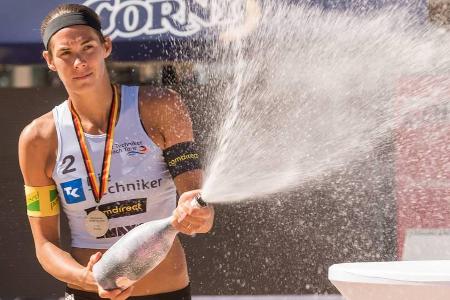 Beachvolleyballspielerin Kira Walkenhorst hat Grund zu feiern