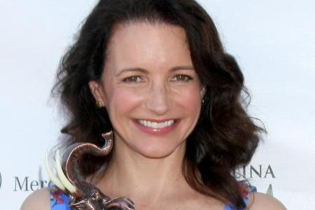 Kristin Davis wurde schon beim Catalina Film Festival Conservation Award 2015 mit einem Bronze-Elefanten für ihr Engagement ... Kristin Davis wurde schon beim Catalina Film Festival Conservation Award 2015 mit einem Bronze-Elefanten für ihr Engagement ...