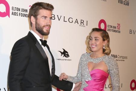 Miley Cyrus und Liam Hemsworth sind seit 2016 offiziell wieder zusammen Miley Cyrus und Liam Hemsworth sind seit 2016 offiziell wieder zusammen