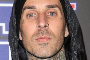 Blink-182-Drummer Travis Barker in Unfall mit Schulbus verwickelt