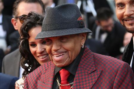 Am Montag soll Joe Jackson gleich zwei Trauerfeiern bekommen Am Montag soll Joe Jackson gleich zwei Trauerfeiern bekommen