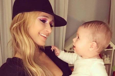 Strahlen um die Wette: Paris Hilton und ihre Nichte Lily-Grace Strahlen um die Wette: Paris Hilton und ihre Nichte Lily-Grace