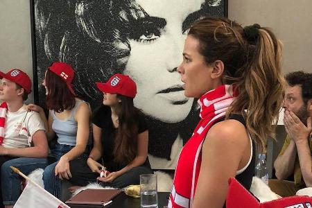 Kate Beckinsale fiebert mit der englischen Mannschaft mit Kate Beckinsale fiebert mit der englischen Mannschaft mit