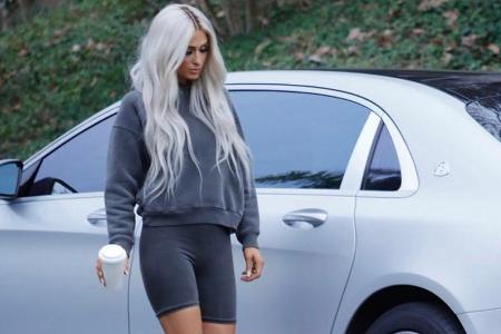 Paris Hilton verkleidet als Kim Kardashian Paris Hilton verkleidet als Kim Kardashian