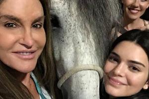 Sie verbringen gerne Zeit miteinander: Caitlyn Jenner (li.) und Tochter Kendall (v.re.)