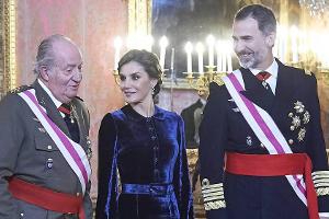 Königin Letizia von Spanien: Ungewöhnlich zugeknöpft!