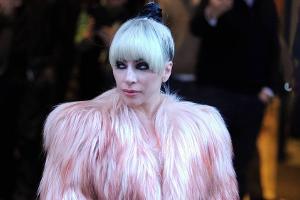 Eine Jacke aus rosa Ziegenfell? Lady Gaga kann's tragen