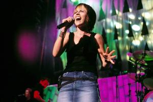 Dolores O'Riordan: Musikverkäufe schnellen in die Höhe