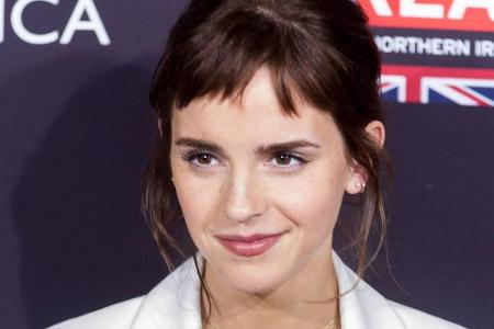 Emma Watson trägt seit Kurzem die Trendfrisur Micro Pony Emma Watson trägt seit Kurzem die Trendfrisur Micro Pony