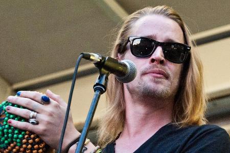 Kinder-Star Macaulay Culkin ist der Patenonkel von Paris Jackson Kinder-Star Macaulay Culkin ist der Patenonkel von Paris Jackson