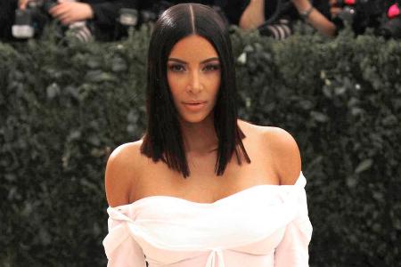 Gibt Kim Kardashian etwa zu, ein Egozentriker zu sein? Gibt Kim Kardashian etwa zu, ein Egozentriker zu sein?