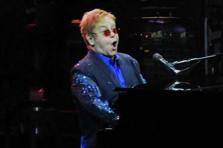 Auf einer letzten großen Tour will Elton John Vollgas geben Auf einer letzten großen Tour will Elton John Vollgas geben