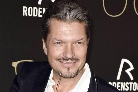 Hardy Krüger jr. Anfang Januar bei einem Event in München - noch ohne seine neue Freundin auf dem roten Teppich Hardy Krüger jr. Anfang Januar bei einem Event in München - noch ohne seine neue Freundin auf dem roten Teppich