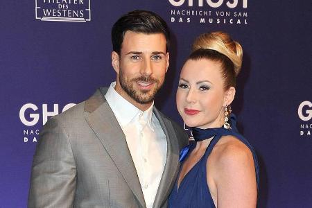 Sie genießen ihre neu entflammte Liebe: Ex-Bachelor Leonard Freier mit Freundin Caona Sie genießen ihre neu entflammte Liebe: Ex-Bachelor Leonard Freier mit Freundin Caona