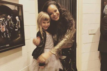 Pinks Tochter Willow mit ihrem Idol Rihanna Pinks Tochter Willow mit ihrem Idol Rihanna