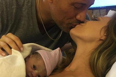 Dwayne Johnson und Lauren Hashian: Das Glück der beiden ist förmlich zu spüren Dwayne Johnson und Lauren Hashian: Das Glück der beiden ist förmlich zu spüren