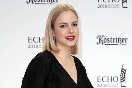 Poetry-Slammerin Julia Engelmann bei der Echo-Verleihung 2018 Poetry-Slammerin Julia Engelmann bei der Echo-Verleihung 2018