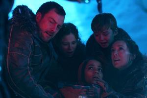 "Lost in Space": 60er-Jahre-Serie ist in der Gegenwart angekommen