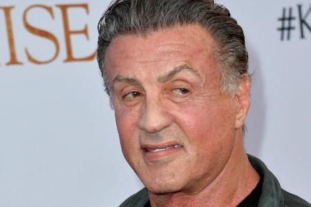 Sylvester Stallone hat gut Lachen: Endlich ist seine Statue in Philadelphia komplett Sylvester Stallone hat gut Lachen: Endlich ist seine Statue in Philadelphia komplett