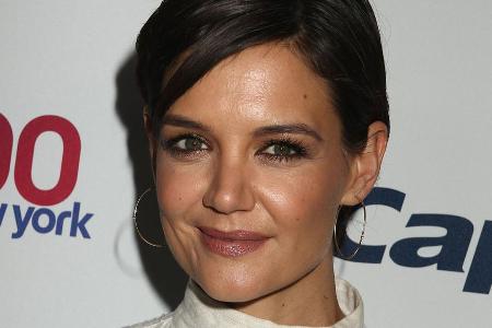 Katie Holmes war von 2006 bis 2012 mit Tom Cruise, Suris Vater, verheiratet Katie Holmes war von 2006 bis 2012 mit Tom Cruise, Suris Vater, verheiratet