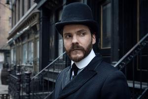 "The Alienist": Daniel Brühl als etwas anderer Sherlock Holmes