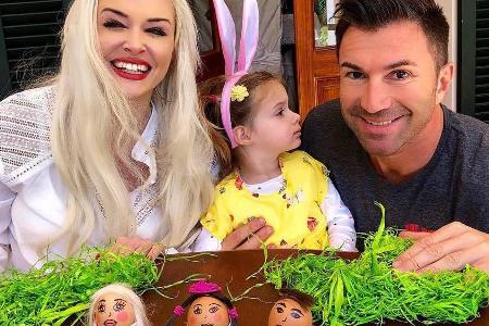 Daniela Katzenberger hat zu Ostern ganz spezielle Eier mit ihrer Familie bemalt Daniela Katzenberger hat zu Ostern ganz spezielle Eier mit ihrer Familie bemalt