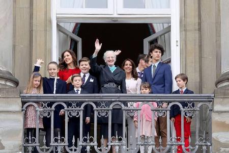 Königin Margrethe feiert ihren 78. Geburtstag inmitten ihrer Enkel auf Schloss Amalienborg Königin Margrethe feiert ihren 78. Geburtstag inmitten ihrer Enkel auf Schloss Amalienborg