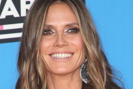 Heidi Klum sorgt mit freizügigen Fotos auf Instagram für Aufregung Heidi Klum sorgt mit freizügigen Fotos auf Instagram für Aufregung