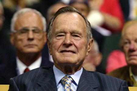 Ex-US-Präsident George Bush wird auf der Intensivstation behandelt Ex-US-Präsident George Bush wird auf der Intensivstation behandelt