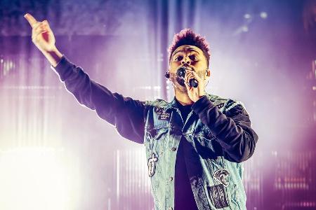 The Weeknd, hier bei einem Auftritt in Spanien, soll auf der Bühne geweint haben The Weeknd, hier bei einem Auftritt in Spanien, soll auf der Bühne geweint haben