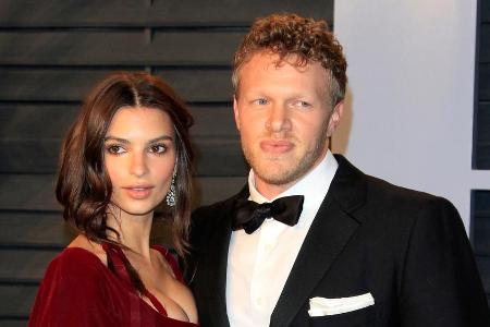 Emily Ratajkowski und ihr Ehemann Sebastian Bear-McClard Emily Ratajkowski und ihr Ehemann Sebastian Bear-McClard