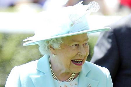Queen Elizabeth II. beweist, dass sie einen ganz schön trockenen Humor besitzt Queen Elizabeth II. beweist, dass sie einen ganz schön trockenen Humor besitzt