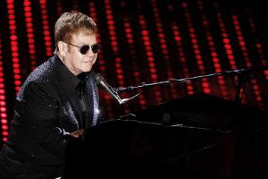 Elton John komponiert für neuen "Der König der Löwen"-Soundtrack