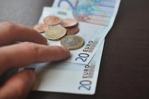 Großzügig oder geizig? So viel Trinkgeld geben die Deutschen
