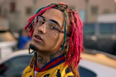 Lil Pump schon in seinem Haus um sich Lil Pump schon in seinem Haus um sich