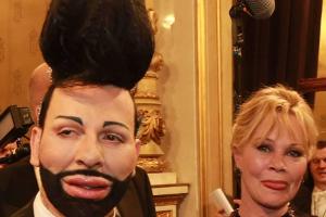 So aufwendig war Harald Glööcklers Turmfrisur für den Wiener Opernball
