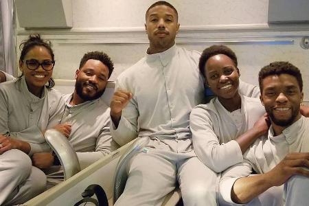 Sind Lupita Nyong'o und ihre Kollegen etwa in einem Krankenhaus? Sind Lupita Nyong'o und ihre Kollegen etwa in einem Krankenhaus?