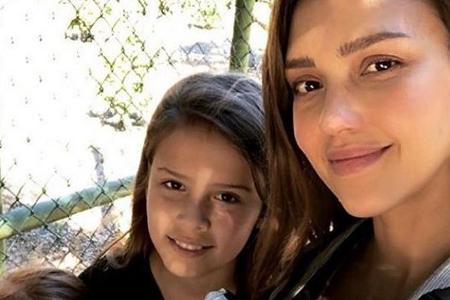 Jessica Alba zeigt ihren Nachwuchs Jessica Alba zeigt ihren Nachwuchs