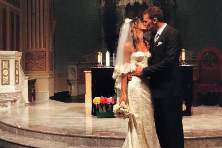 Gisele Bündchen und Tom Brady an ihrem Hochzeitstag vor neun Jahren Gisele Bündchen und Tom Brady an ihrem Hochzeitstag vor neun Jahren