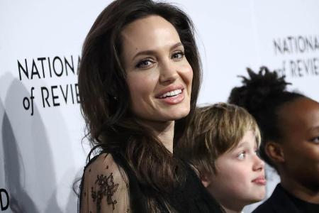Angelina Jolie mit ihren Töchtern Shiloh und Zahara