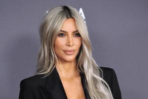 Diesen "Hatern" schickt Kim Kardashian ein Geschenk zum Valentinstag