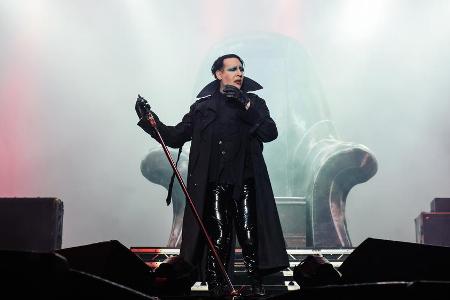 Marilyn Manson hat Probleme, seinen zunehmend enttäuschten Fans eine gute Show zu liefern Marilyn Manson hat Probleme, seinen zunehmend enttäuschten Fans eine gute Show zu liefern