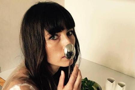 Jessica Biel ist auch in ihren Pausen zu Schabernack bereit Jessica Biel ist auch in ihren Pausen zu Schabernack bereit