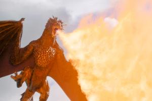 "Game of Thrones": Neue Fotos zeigen Daenerys Drachen kampfbereit