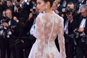 Sara Sampaio: Sexy Popo-Show in Cannes