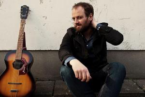 Moritz Ecker: Mit dem Rad und der Gitarre von Berlin nach Melbourne